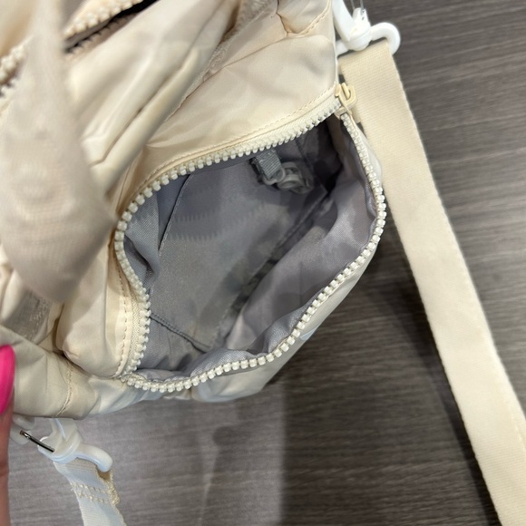 Adidas Originals Micro 2.0 Mini Bag Backpack Wonder White Cream Crossbody - Picture 8 of 10